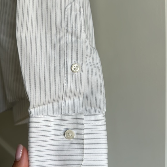 Women’s Brooks Brothers classic fit collar and cuff button down. White striped - Picture 5 of 7